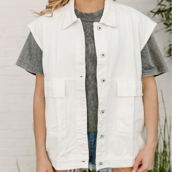 Oversized Vest - Picture 4 of 4